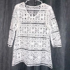 White knit crop sleeve shirt